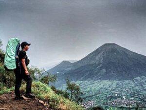 crew pendakian sumbing