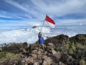 puncak gunung sumbing